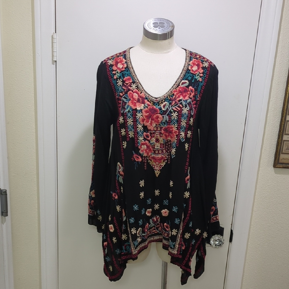 NWOT Johnny Was Dulci Tunic with Floral Embroidery.  SIZE SMALL.